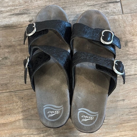 Dansko Black Women's Sandals with Buckle Detail - Picture 5 of 8